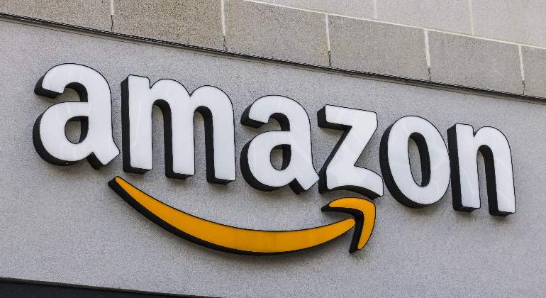 770-420-amazon-tienda-grandes-almacenes-dreamstime.jpg