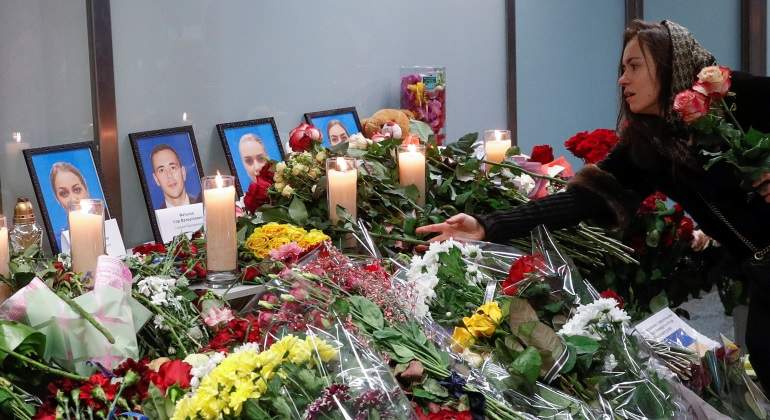 recuerdo-victimas-avion-ucraniano-iran-misil.jpg