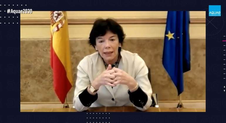 Conversaciones-Aquae_Ministra-de-Educacion-1.jpg