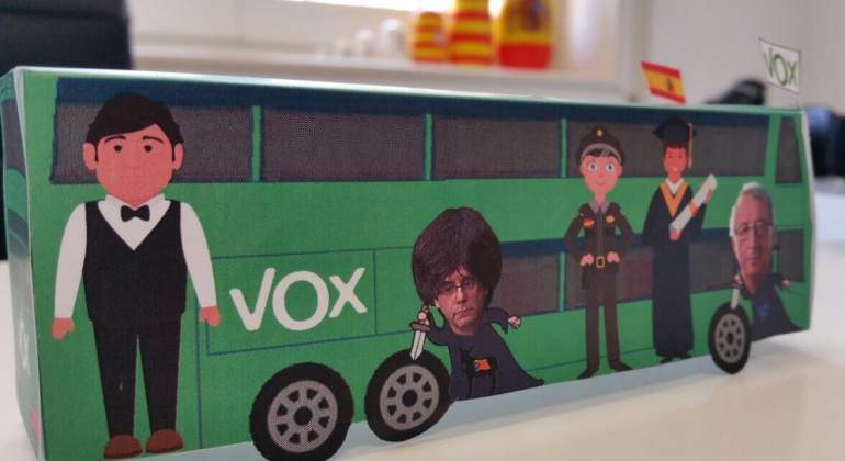 Vox-autobus-papel-twitterVox.jpg