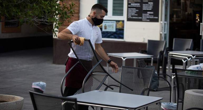 terraza-hombre-trabaja-ep.jpg