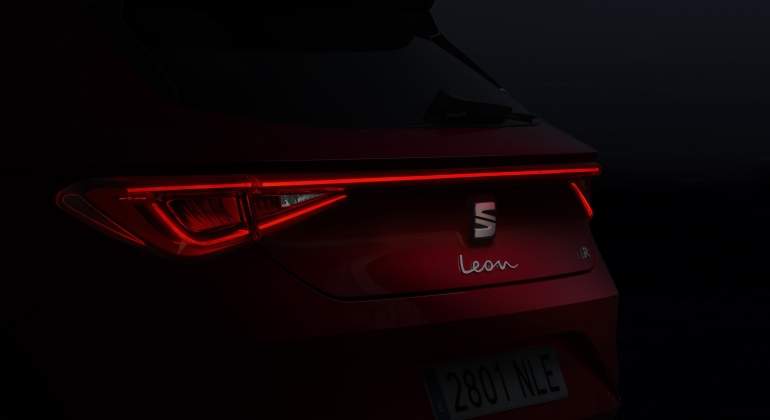 seat-leon-2020-detalle-faros.jpg