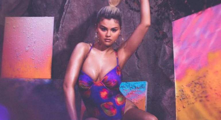 selena-gomez-bikionazos-770.jpg