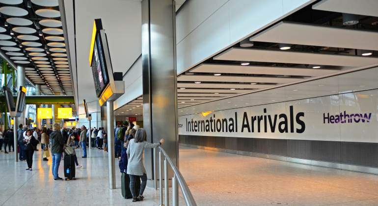 heathrow-aeropuerto-llegadas-770-dreamstime.jpg