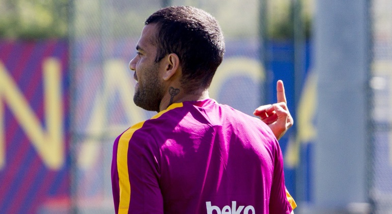 alves-peineta-periodistas-efe.jpg