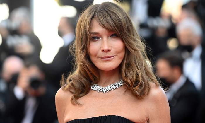 carla-bruni-me-too-frances-770.jpg