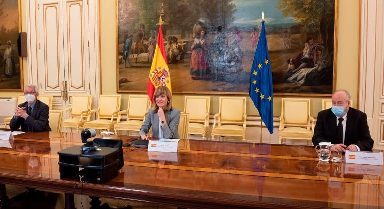 Debate-secciones-bilingues.jpg