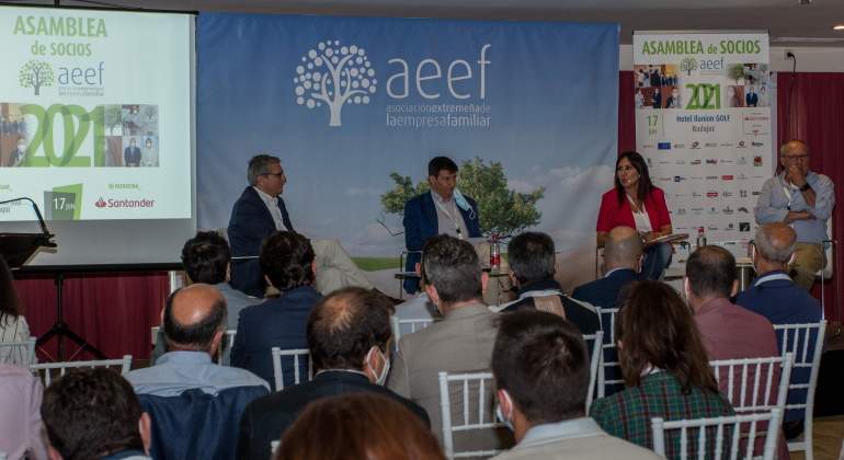 Asamblea de socios de la Asociacin Extremea de la Empresa Familiar AEEF