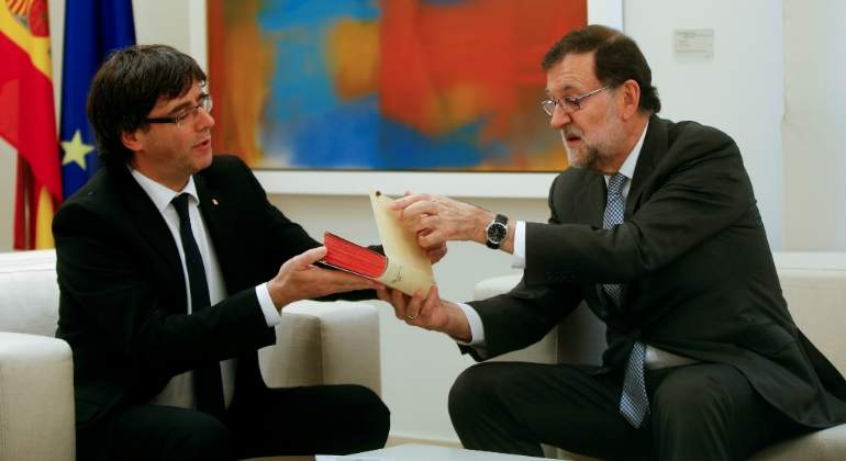 puigdemont-rajoy-moncloa-20abril2016-reuters.jpg