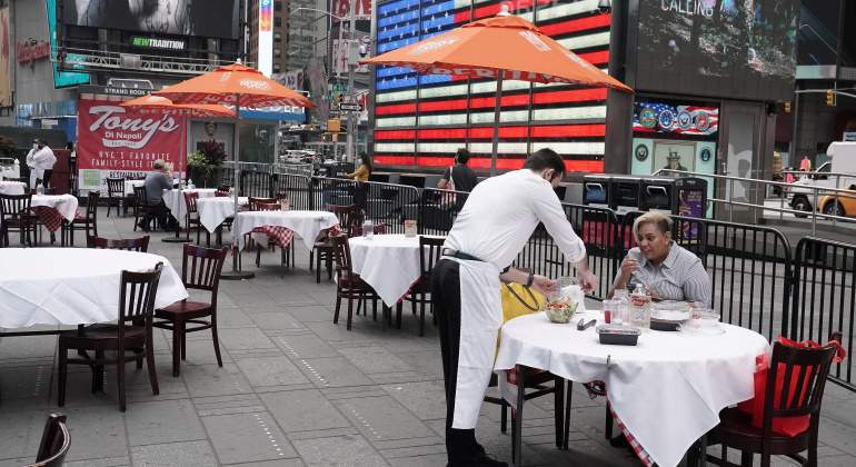 nueva-york-coronavirus-restaurante-exterior-reuters.jpg