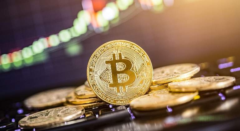 770-420-bitcoin-criptomoneda-grafico-bolsa-alamy.jpg