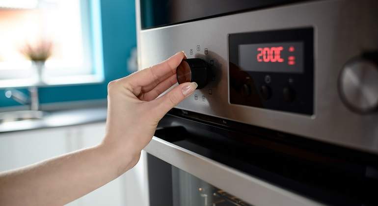 Horno-calentandose-a-200-iStock.jpg