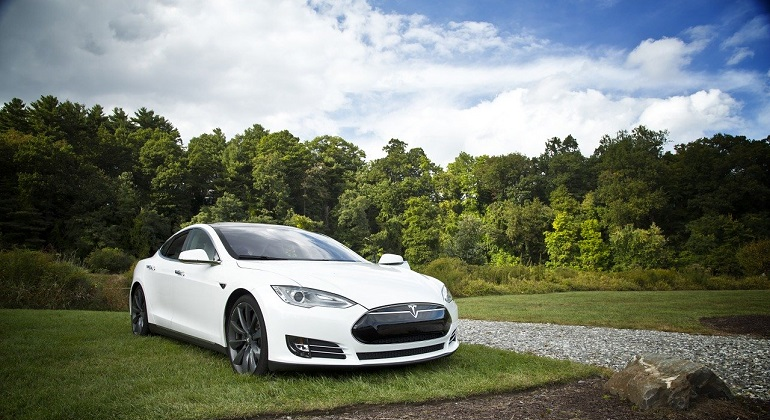 tesla-coche-automovil-pxabay-770x420.png