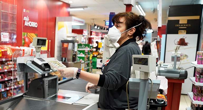 Cajera-supermercado-770-x-420-EP.jpg