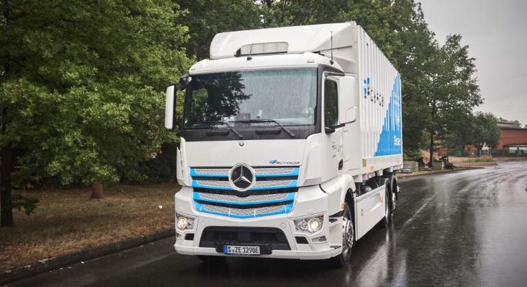 mercedes-benz-eActros-2018-01.jpg