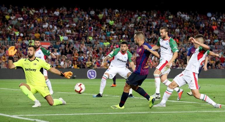jordi-alba-alaves-ida-1819-reuters.jpg