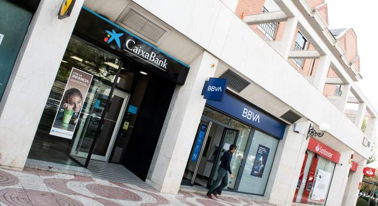 Varias oficinas bancarias