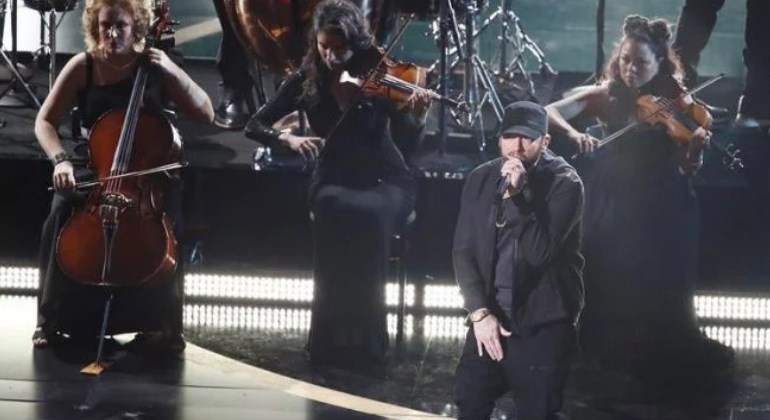 eminem-770-informalia-1.jpg