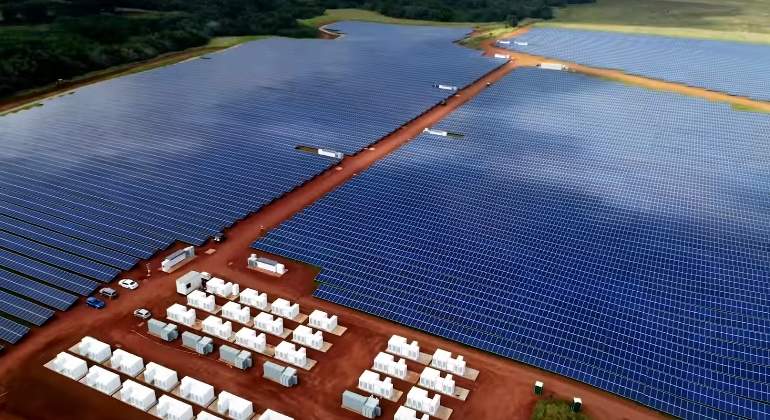tesla-solar-hawai.jpg