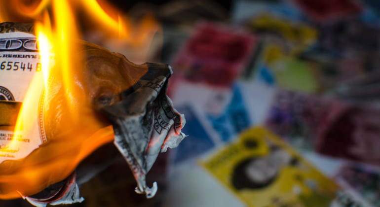 dolar-ardiendo-inflacion.jpg
