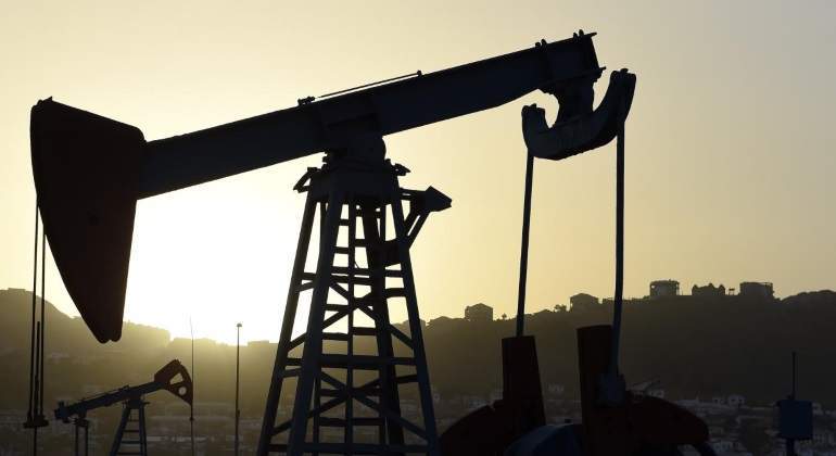 El petróleo Brent sube casi un 3% ante los rumores de acuerdo en la OPEP