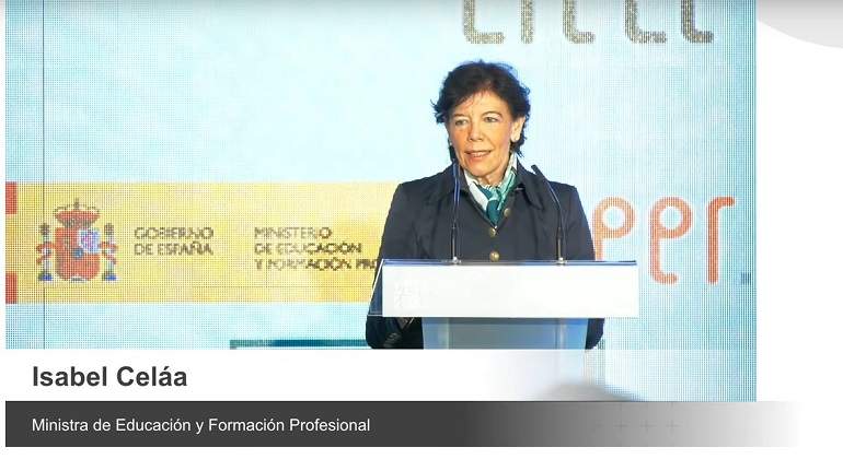 Isabel-Celaa-Acto-Dia-del-Libro.jpg
