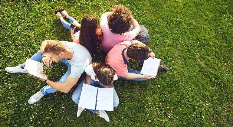 estudiantes-verano.jpg