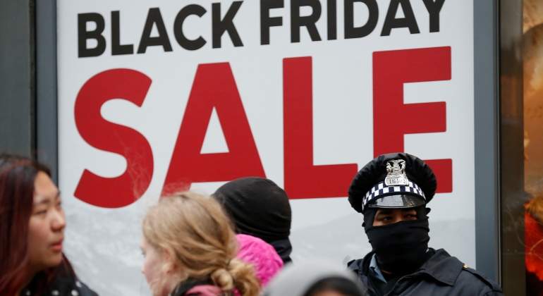 black-friday-policia-reuters.jpg