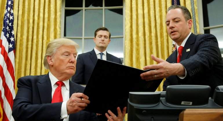 trump-firma-obamacare-reuters.jpg