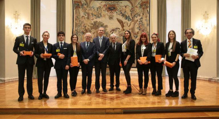 FOTO-ganadores-y-finalistas-defini.jpg
