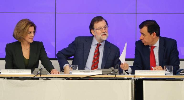 Rajoy-Cospedal-maillo-3abril2017-EFE.jpg