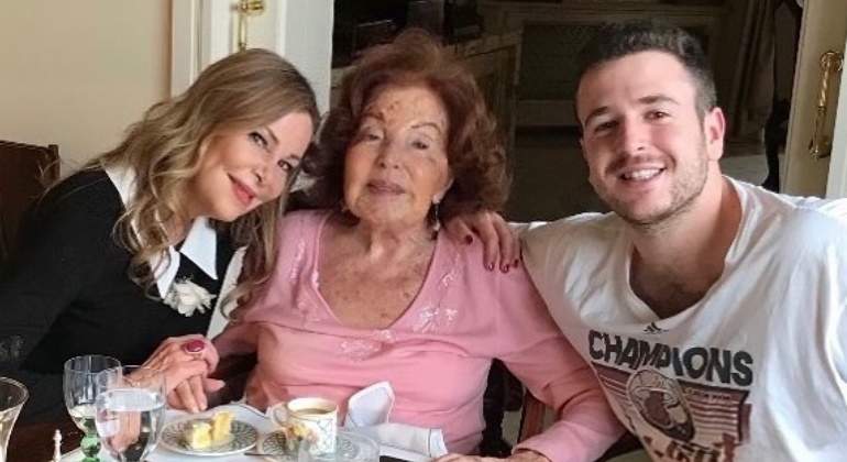 ana-obregon-hijo-madre-otra770.jpg