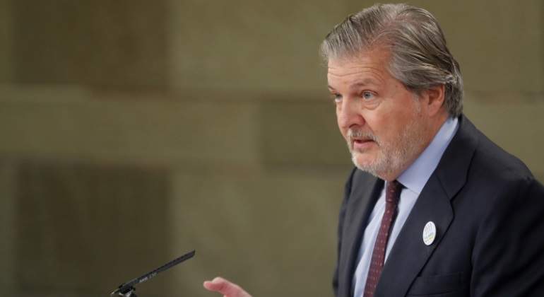 mendez-vigo-consejo-ministros-25nov-efe.jpg