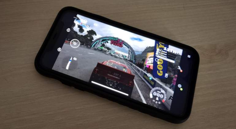 xbox-cloud-iphone.jpg