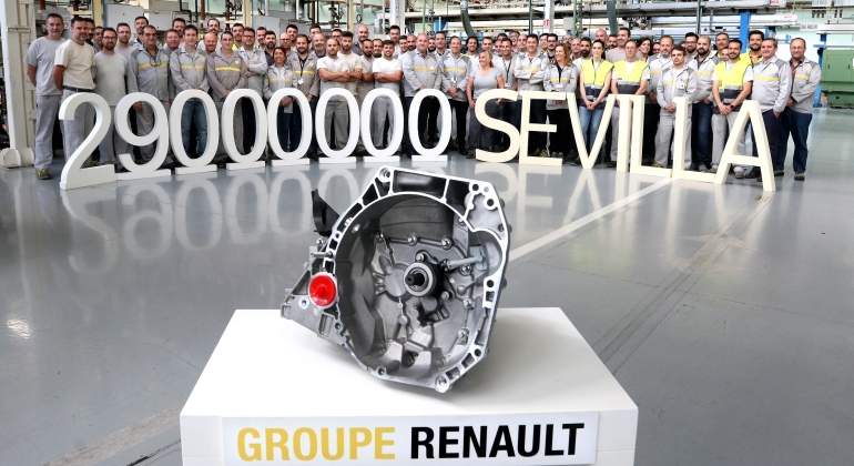 renault-sevilla-caja-de-cambios.01.jpg
