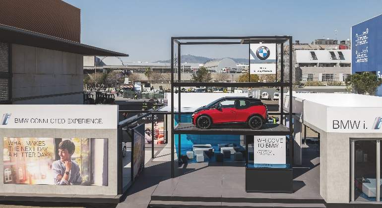 bmw-mwc-2018-01.jpg