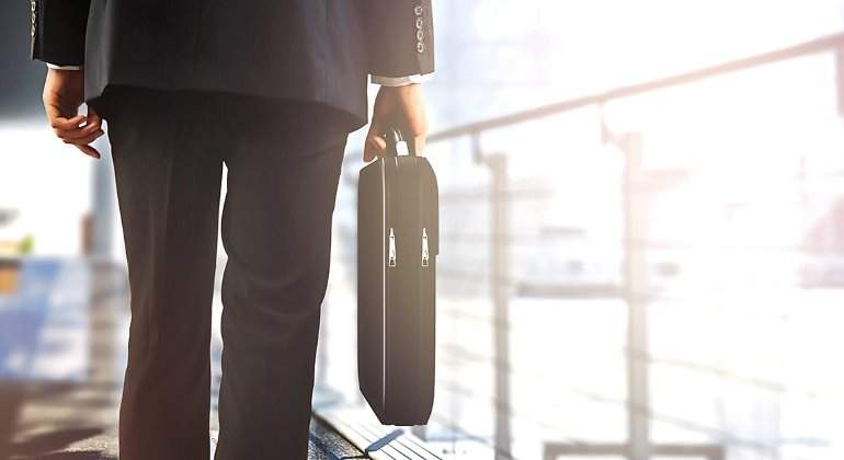 viaje-maletin-traje-770-istock.jpg