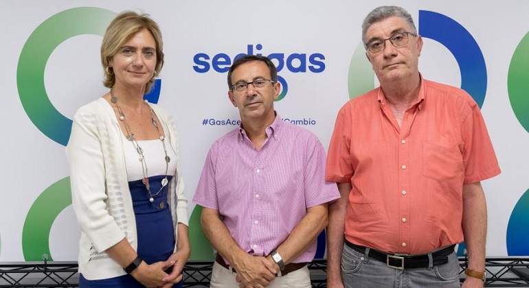 Marta-Margarit-Secretaria-General-Sedigas-con-sindicatos.jpg