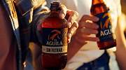 La cerveza El Águila resucita impulsada por la moda artesanal y local