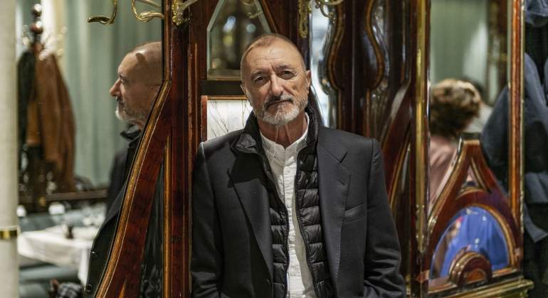 perez-reverte-paris-efe.jpg