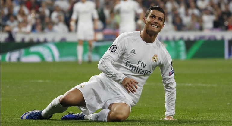 CR7-cesped-sonrisa-champions-city-2016-reuters.jpg