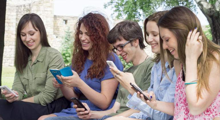estudiantes-moviles-defin.jpg