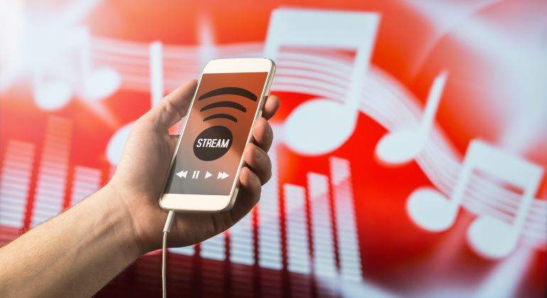 smartphone-musica-rojo-770-dreamstime.jpg