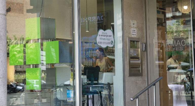 farmacia-whatsapp-pixelado-madrid.jpg