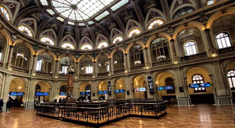 bolsa-madrid-interior-parque-reloj-techo-ibex-getty-770x420.jpg
