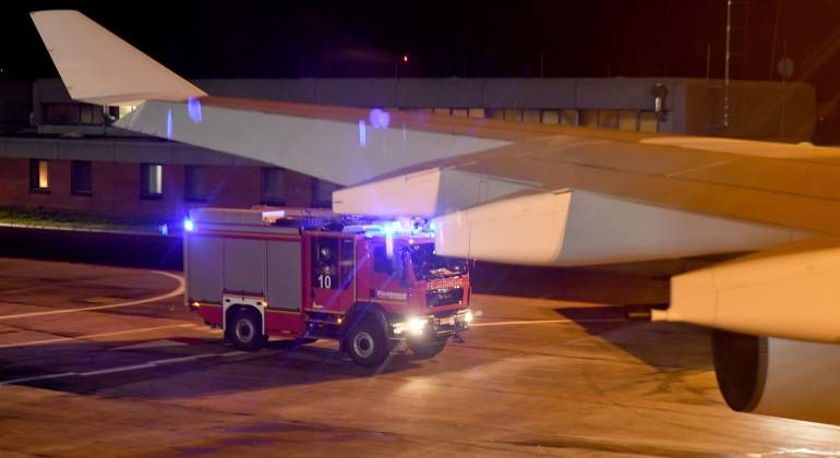 avion-merkel-bomberos-efe.jpg