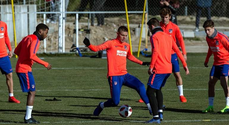atletico-entrenamiento-previa-girona-copa-efe.jpg