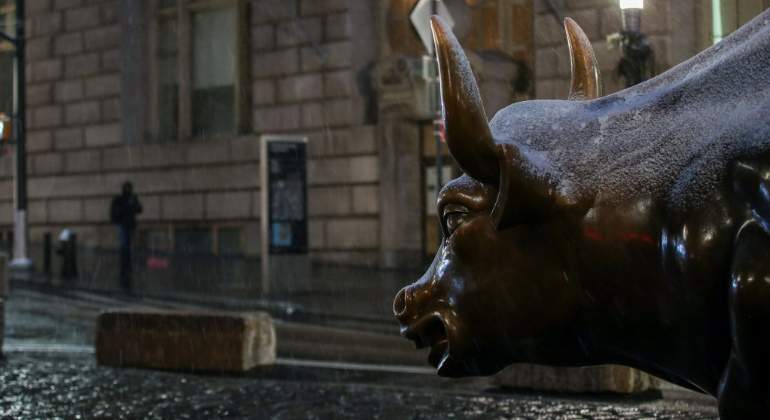 toro-wall-street-de-lado-nevado-subidas-bolsa-nueva-york-eeuu-alcistas-getty-770x420.jpg
