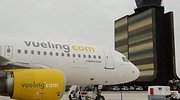 Vueling acuerda con los pilotos reducir salarios para mantener los puestos de trabajo con un Erte