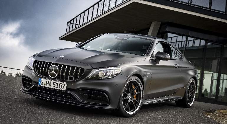 Mercedes-AMG-C-63-Coupe-2018-01.jpg